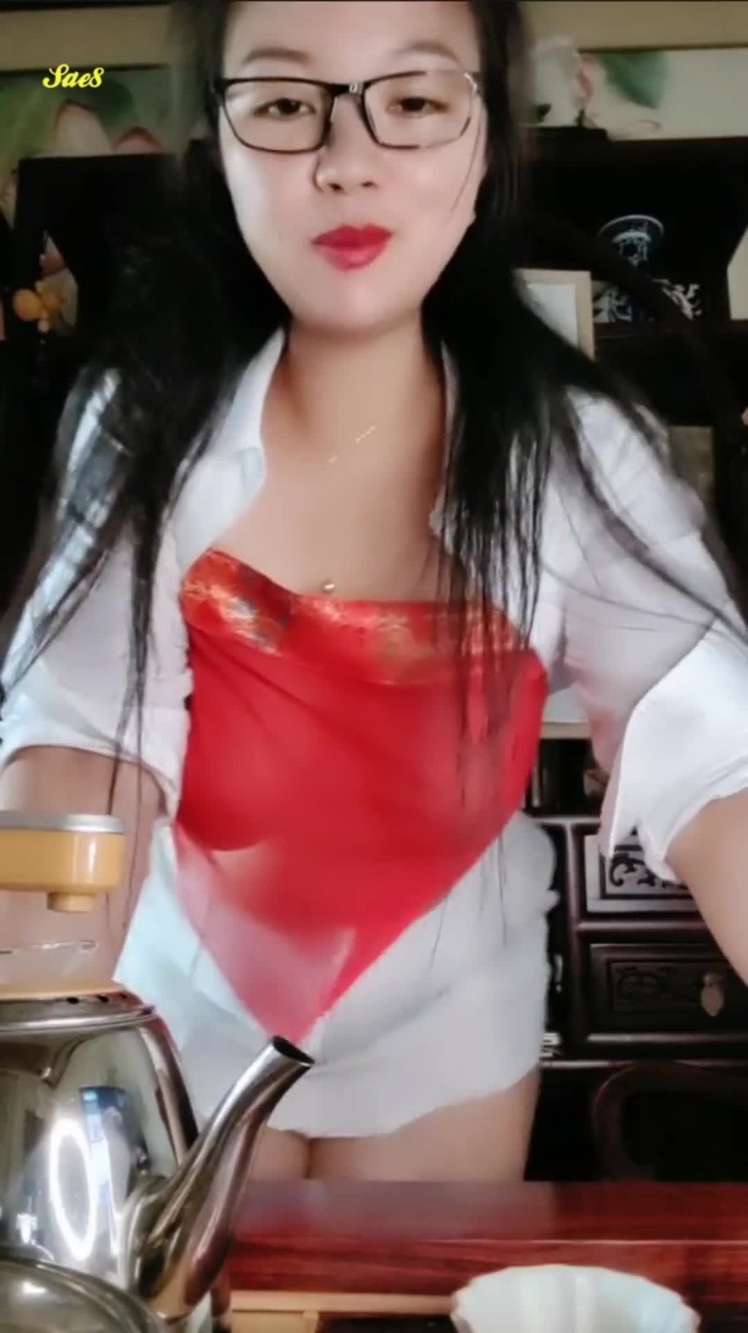 巨乳老师讲唐诗古代史